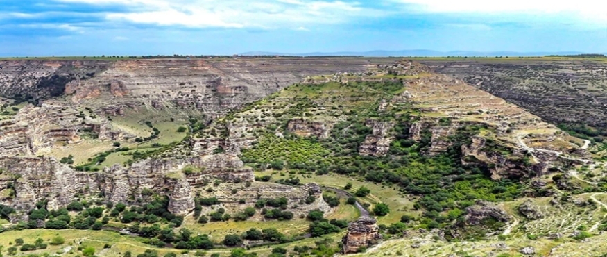 ULUBEY KANYONU- KULADOKYA, TAŞYARAN VADİSİ, BLOUNDUS ANTİK KENTİ, KULA JEOPARK DOĞA YÜRÜYÜŞLERİ