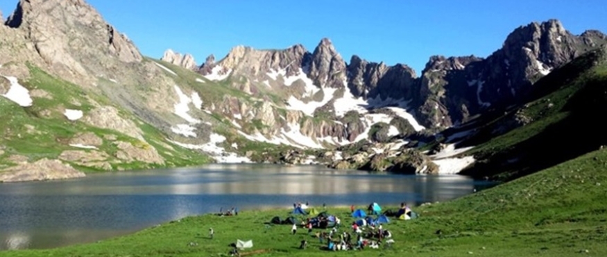 DAĞLARIN KENTİ HAKKARİ YAYLALARI  DOĞA YÜRÜYÜŞLERİ 