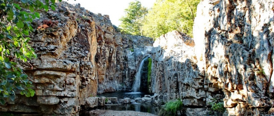 MONOPETRA KAYALIKLARI-CEHENNEM ŞELALELERİ DOĞA YÜRÜYÜŞÜ
